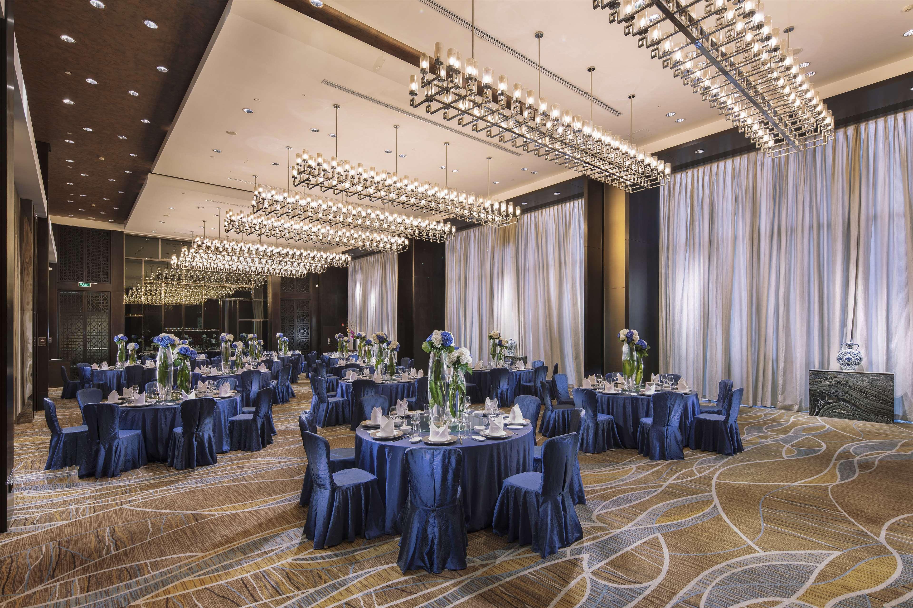 Hilton Guangzhou Tianhe - Free Shuttle Bus And Registration Counter Available During Canton Fair Period Exteriér fotografie The Grand Ballroom
