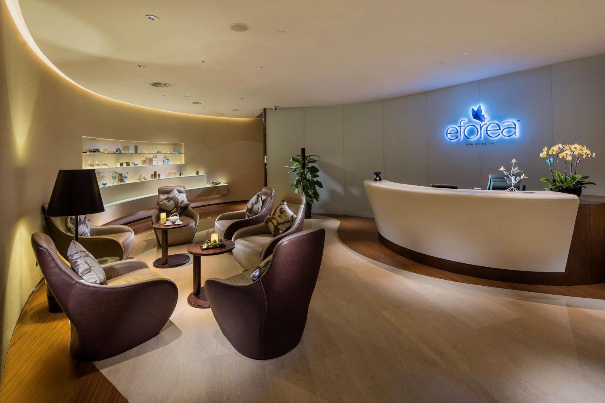 Hilton Guangzhou Tianhe - Free Shuttle Bus And Registration Counter Available During Canton Fair Period Exteriér fotografie Aotea Lounge at Auckland Airport