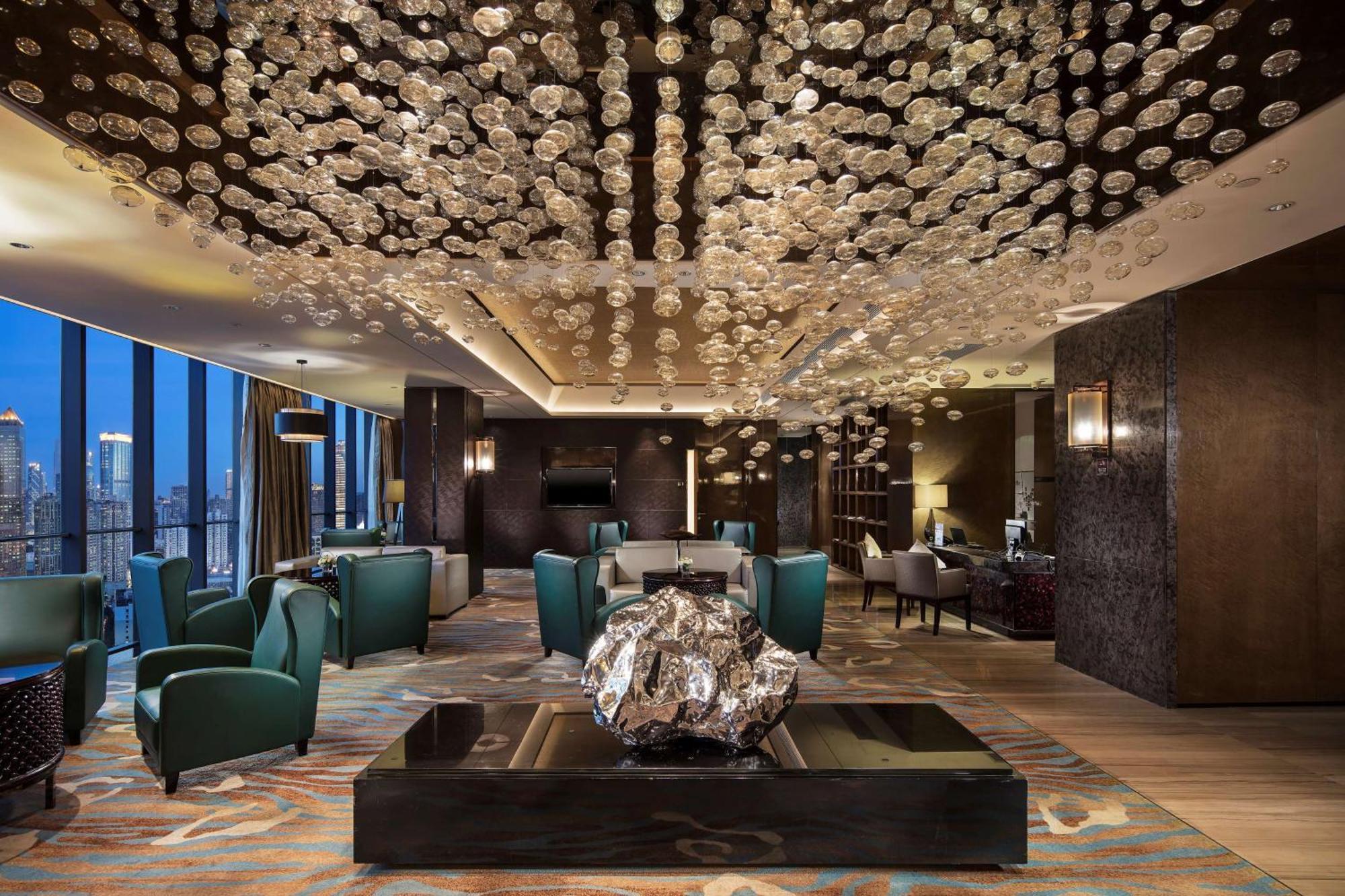 Hilton Guangzhou Tianhe - Free Shuttle Bus And Registration Counter Available During Canton Fair Period Exteriér fotografie The Club Lounge at the Westin Seoul