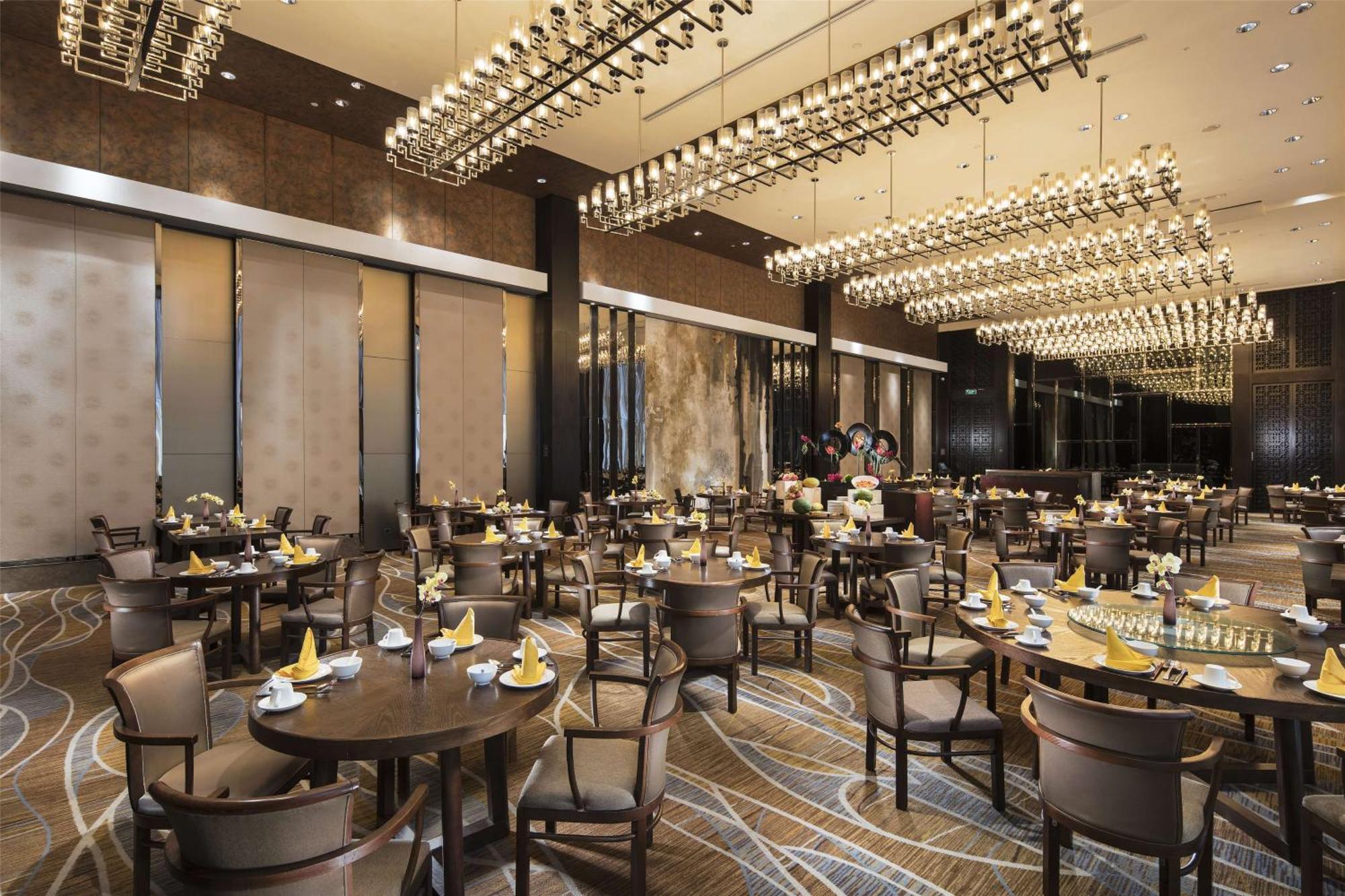 Hilton Guangzhou Tianhe - Free Shuttle Bus And Registration Counter Available During Canton Fair Period Exteriér fotografie The Chinese restaurant