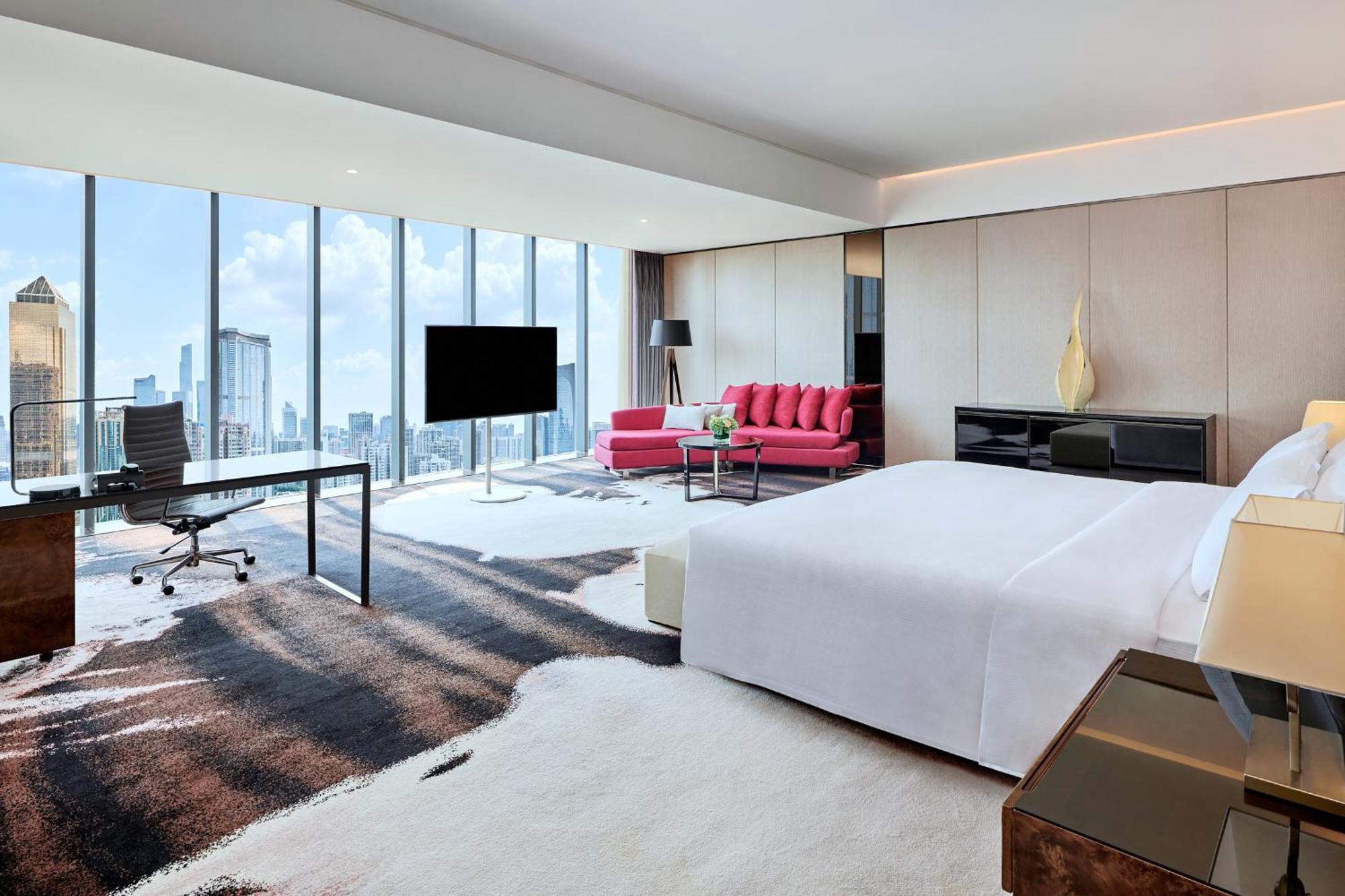 Hilton Guangzhou Tianhe - Free Shuttle Bus And Registration Counter Available During Canton Fair Period Exteriér fotografie A suite at the hotel